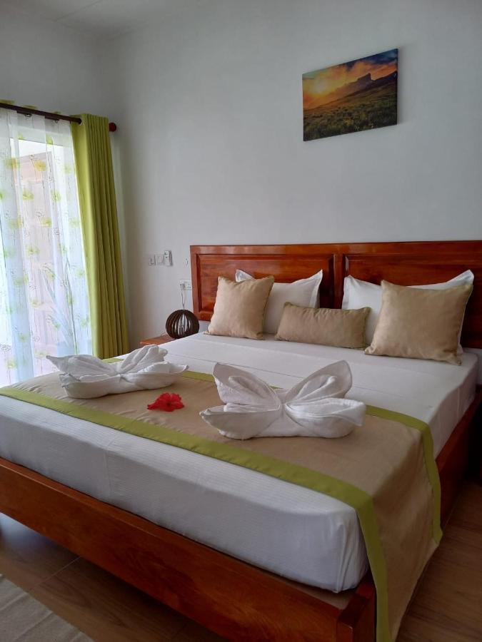 Athara'S Apartment เบเซนต์แอนน์ ภายนอก รูปภาพ